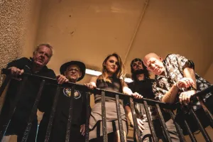 Entrevista con Skeletal Family: "Si toda la tecnología que usamos actualmente dejara de existir, aún podríamos hacer buena música"