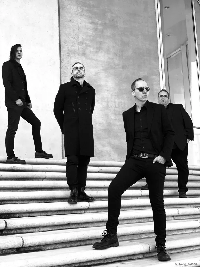 Entrevista a Girls Under Glass: "Sentimos que era el momento adecuado para reanimar a Girls Under Glass"